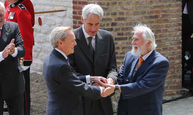Breguet_Waterloo_Handshake
