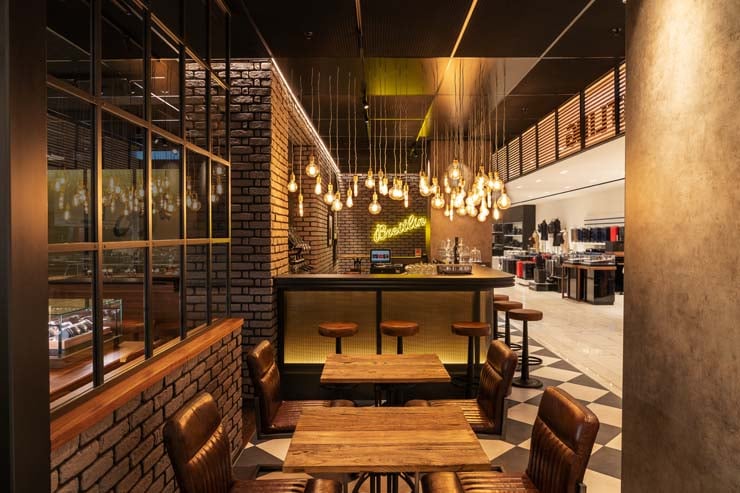 Jetzt bei Jelmoli in Zürich: das Breitling Bistro-Bar-Concept