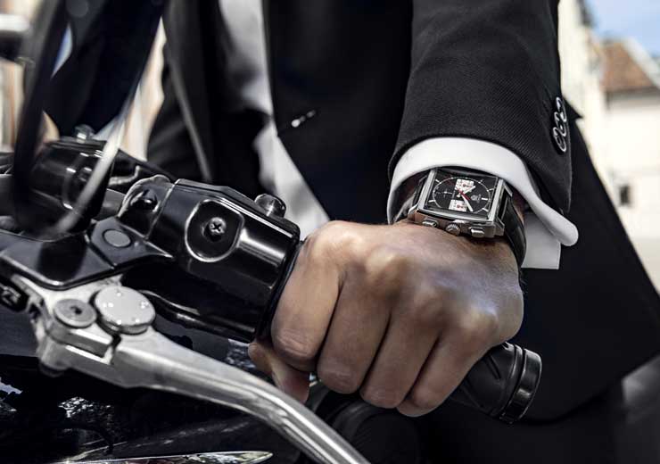 TAG Heuer Monaco mit Edelstahlband und Calibre Heuer 02