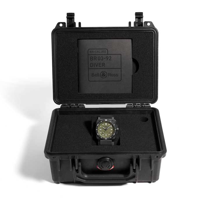 740.pelican box diver milit