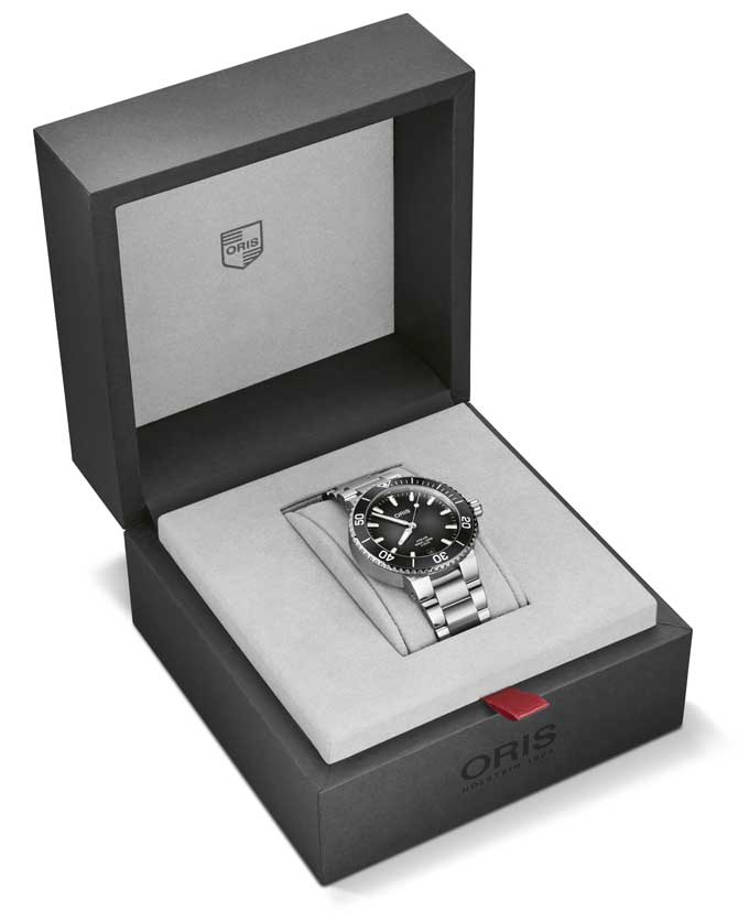 680.01Oris Aquis Date Calibre 400 41,5 mm