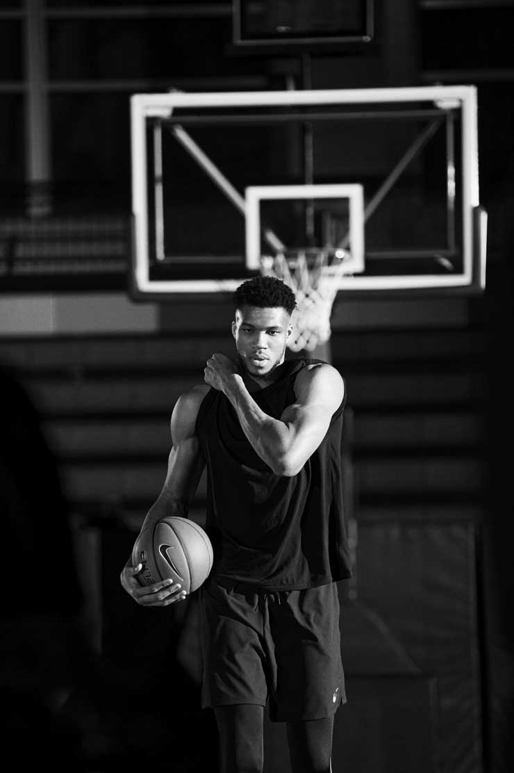 740.1 Neu in der Breitling Squad: Giannis Antetokounmpo